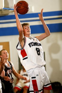 九游（jiuyou.com）游戏-替补球员是否在关键比赛表现更专注稳定，替补球员应从什么位置入场