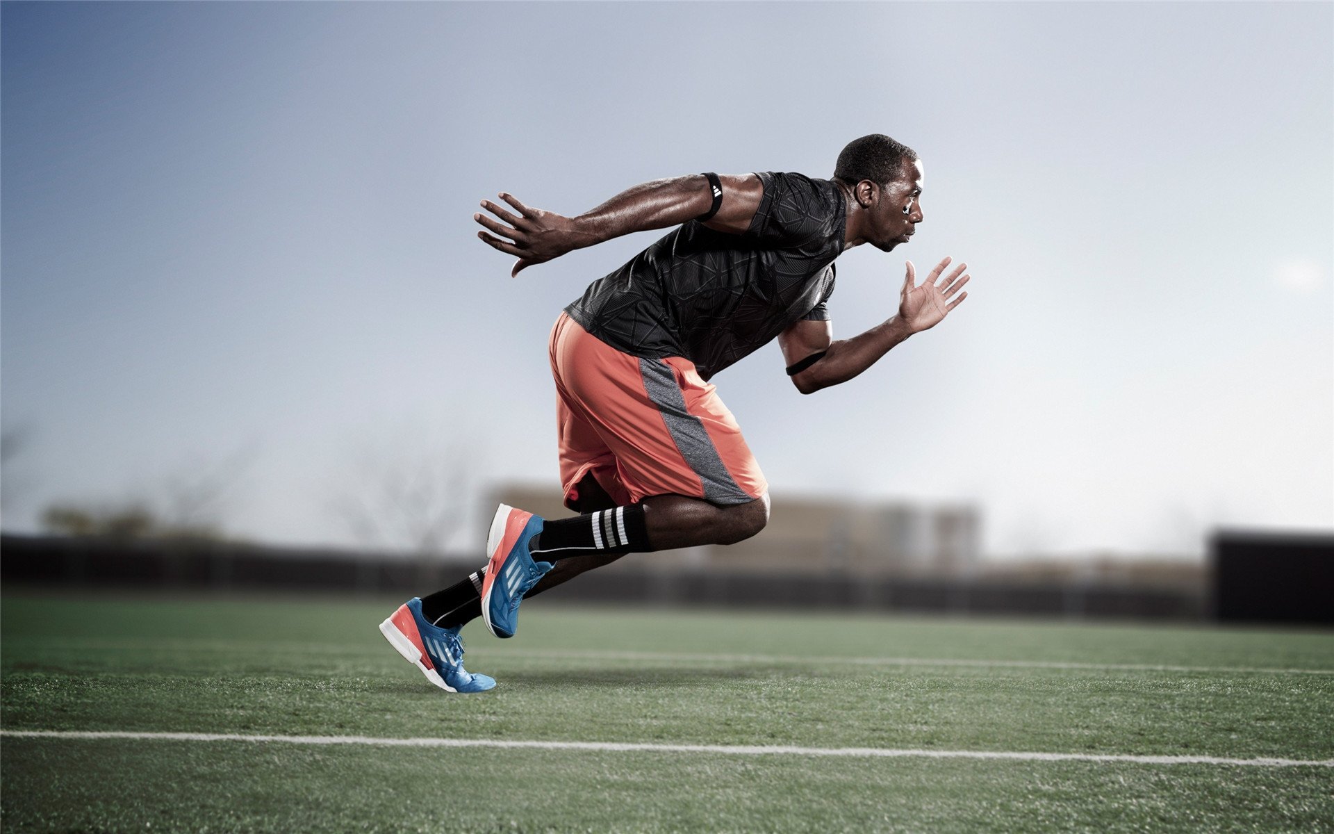 九游-英超“铁血战术”赢得球迷喝彩，英超直播李铁